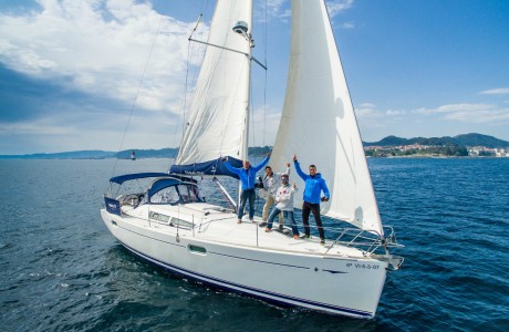 Escapada en velero a Rías Baixas - club de navegación club nautico alquiler de embarcaciones